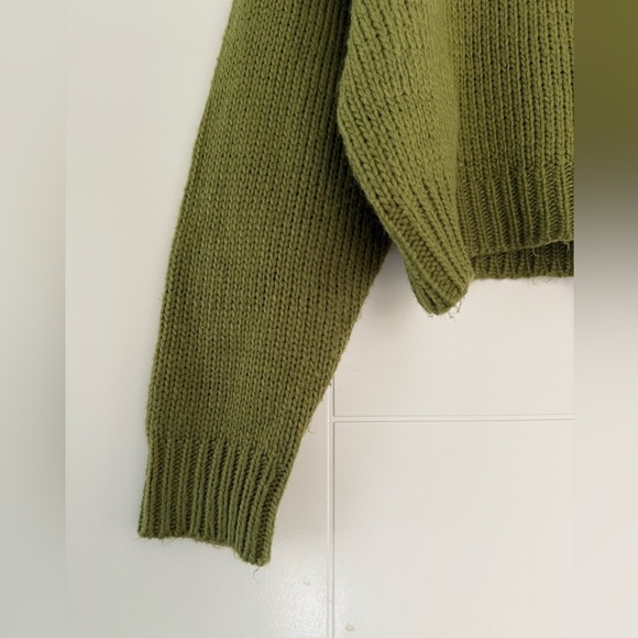 debut “Dreamer” Cropped Sweater, size medium. - Picture 5 of 7